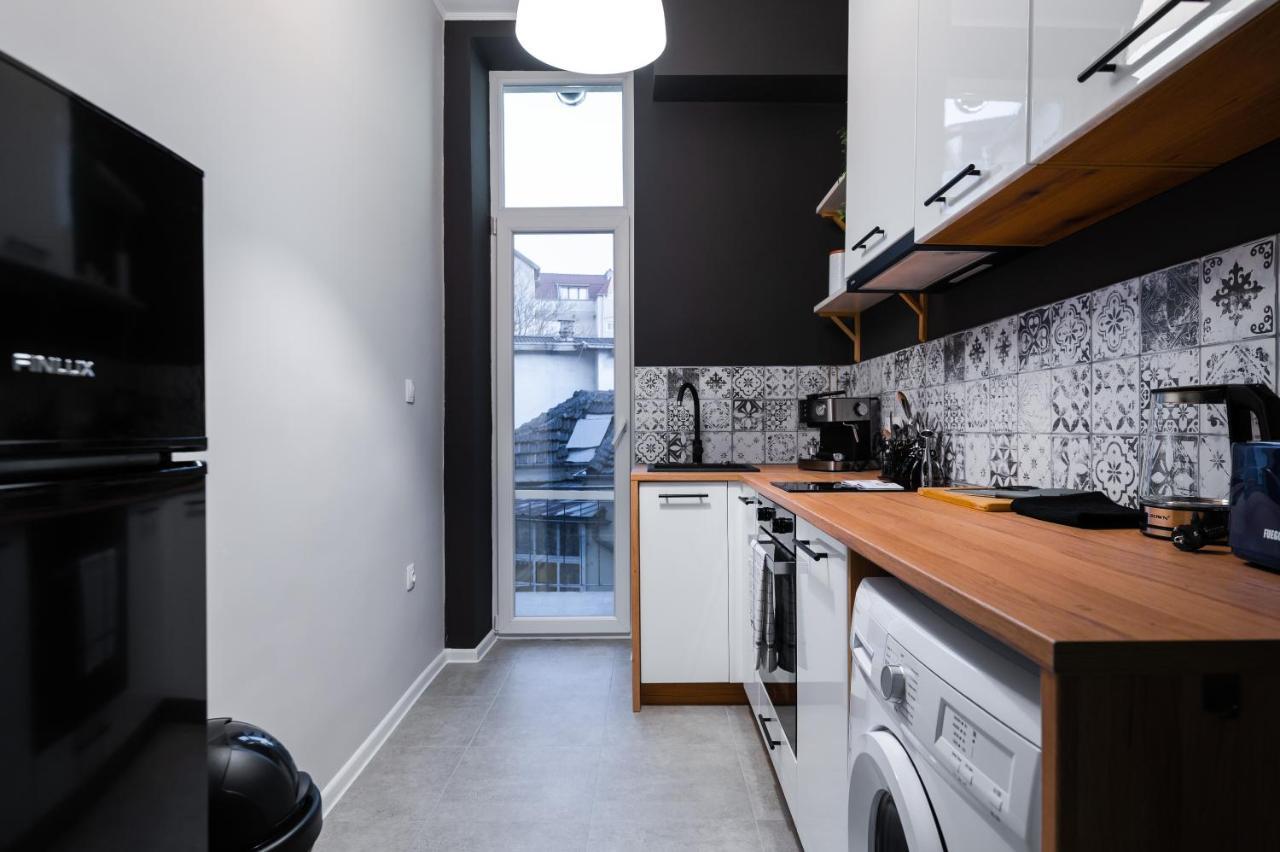 New Black & White - 2Bdr Apartment With Balcony Sofia Eksteriør bilde